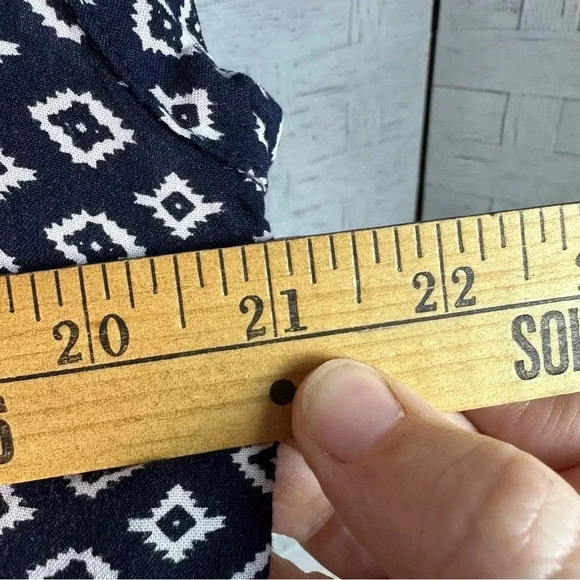 Jacks Girlfriend button down blouse navy white roll sleeve casual feminine - Picture 8 of 9